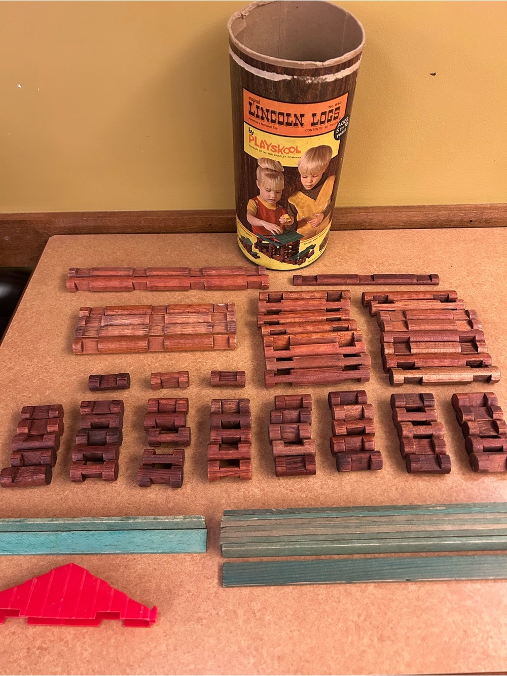 Vintage LINCOLN LOGS by Kids Building Toys- 80 Pieces w/ Canister